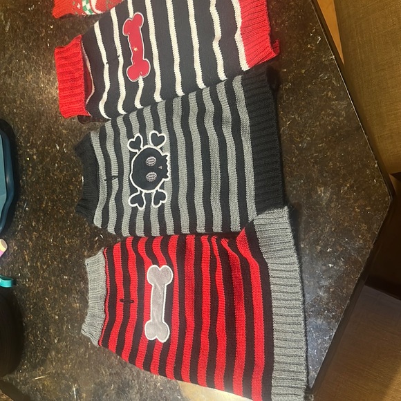 Dog sweaters size medium bundle - Picture 1 of 8